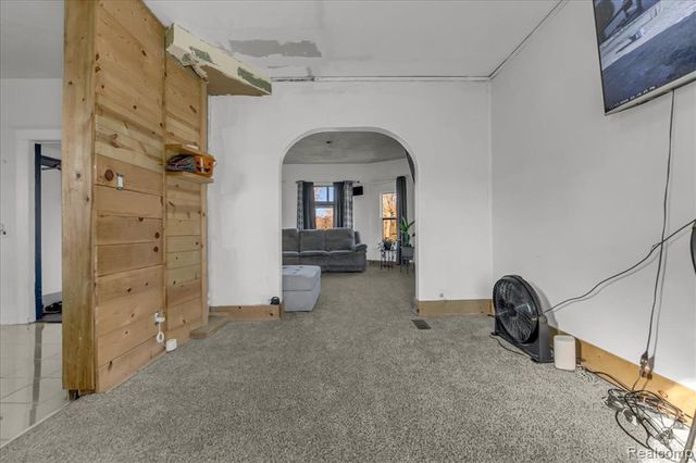 9390 Emmons, Detroit, MI 48214