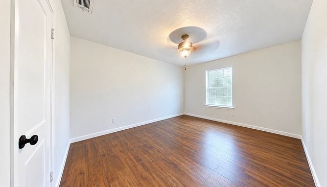 8413 White Settlement Road, White Settlement, TX 76108
