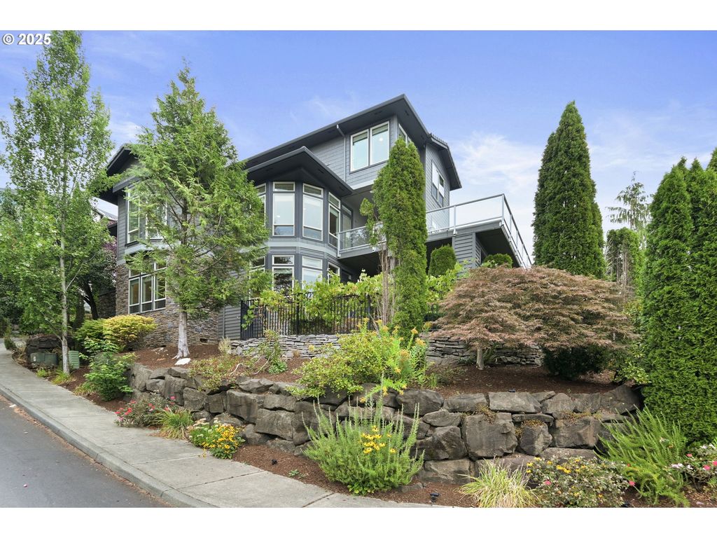 9941 Nw UPTON Ct, Portland, OR 97229