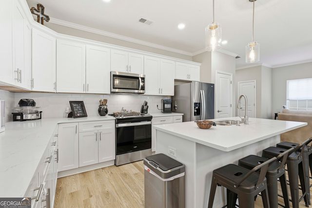 77 Portico Place, Newnan, GA 30265