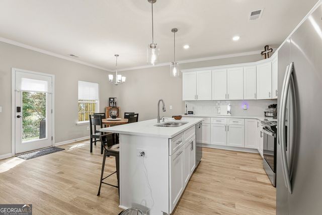 77 Portico Place, Newnan, GA 30265
