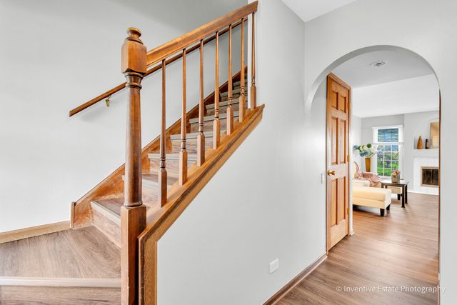 327 Shadybrook Lane, Aurora, IL 60504