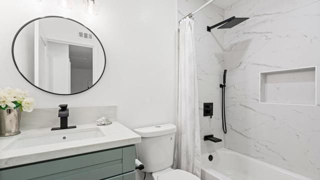 7833 Camino Huerta, San Diego, CA 92122