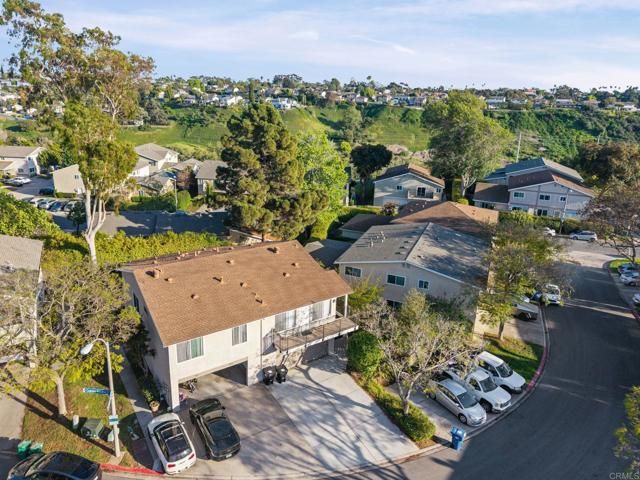 7833 Camino Huerta, San Diego, CA 92122