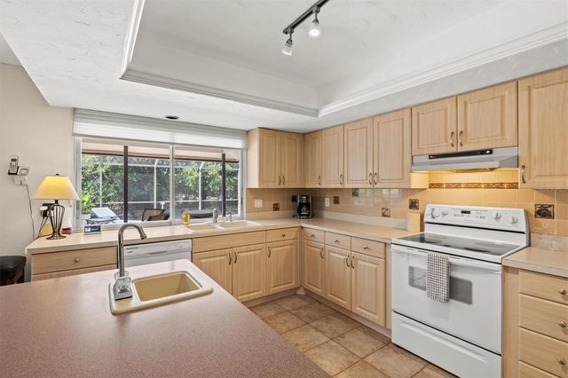 6533 BOWLINE DRIVE, Sarasota, FL 34231