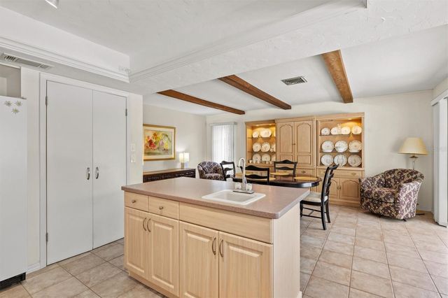 6533 BOWLINE DRIVE, Sarasota, FL 34231