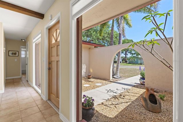 6533 BOWLINE DRIVE, Sarasota, FL 34231