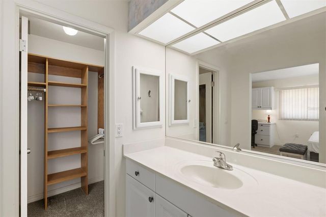 6533 BOWLINE DRIVE, Sarasota, FL 34231