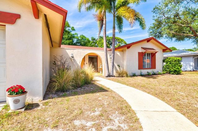 6533 BOWLINE DRIVE, Sarasota, FL 34231