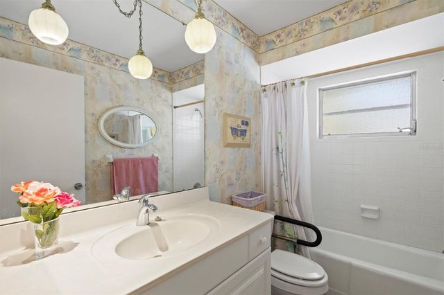 6533 BOWLINE DRIVE, Sarasota, FL 34231