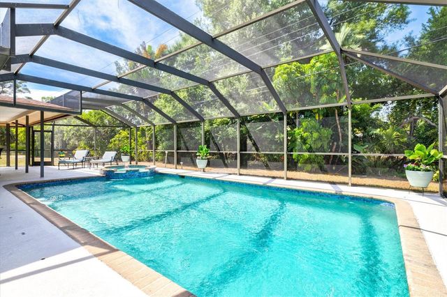 6533 BOWLINE DRIVE, Sarasota, FL 34231