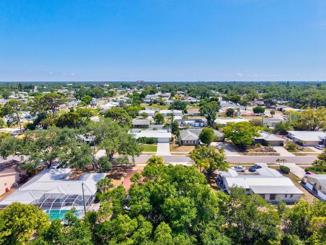 6533 BOWLINE DRIVE, Sarasota, FL 34231