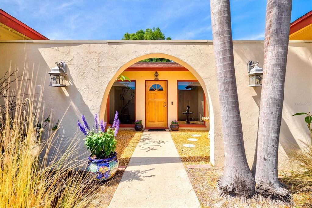 6533 BOWLINE DRIVE, Sarasota, FL 34231