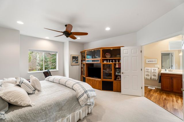 900 Victoria Falls Drive, Redmond, OR 97756