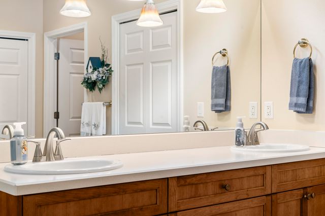 900 Victoria Falls Drive, Redmond, OR 97756