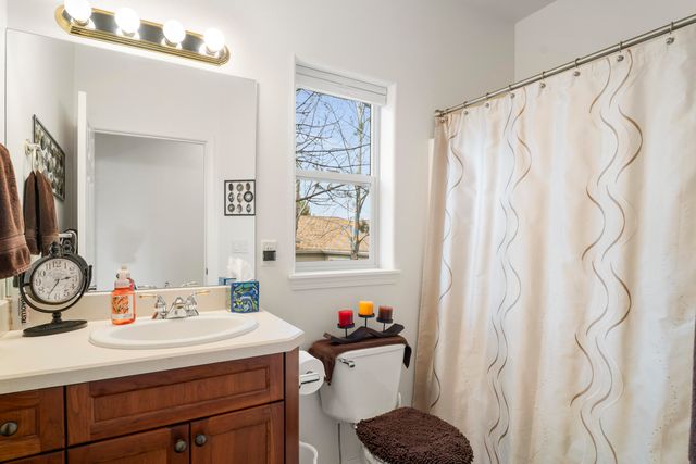 900 Victoria Falls Drive, Redmond, OR 97756