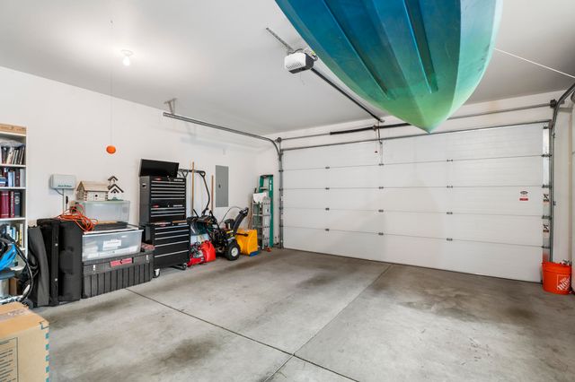 900 Victoria Falls Drive, Redmond, OR 97756