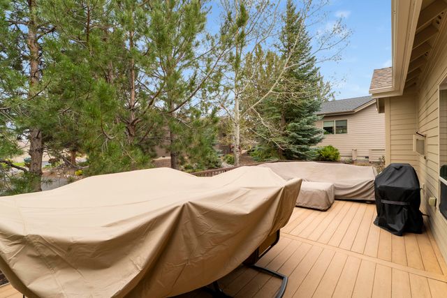 900 Victoria Falls Drive, Redmond, OR 97756