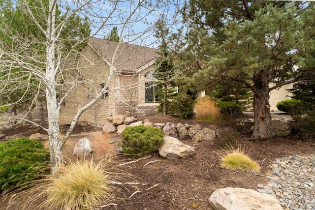 900 Victoria Falls Drive, Redmond, OR 97756