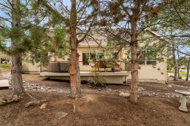 900 Victoria Falls Drive, Redmond, OR 97756