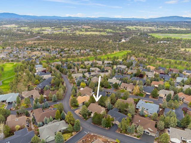 900 Victoria Falls Drive, Redmond, OR 97756