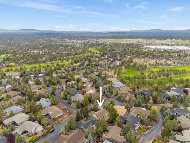 900 Victoria Falls Drive, Redmond, OR 97756