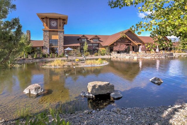 900 Victoria Falls Drive, Redmond, OR 97756