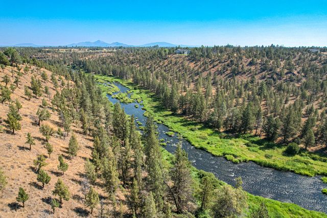 900 Victoria Falls Drive, Redmond, OR 97756