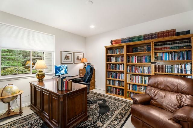 900 Victoria Falls Drive, Redmond, OR 97756