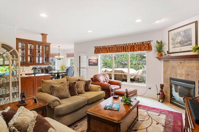 900 Victoria Falls Drive, Redmond, OR 97756