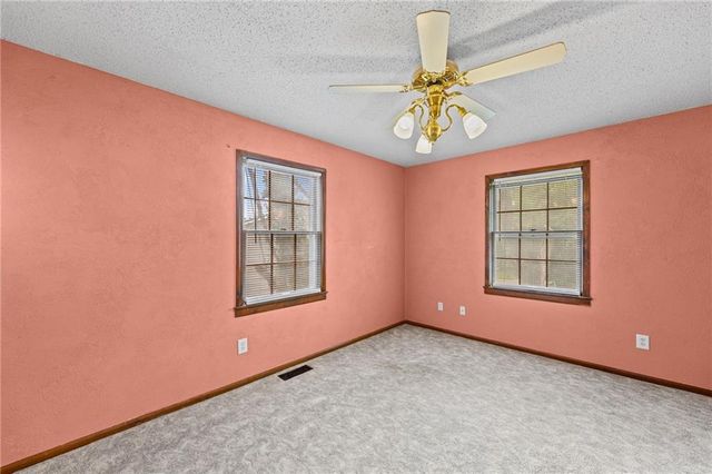3216 W 22nd Court, Lawrence, KS 66047