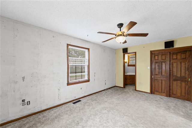 3216 W 22nd Court, Lawrence, KS 66047