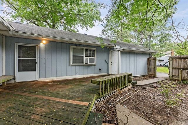 3216 W 22nd Court, Lawrence, KS 66047