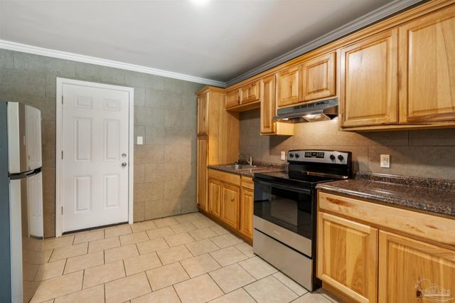 415 Hannah St B, Pensacola, FL 32534