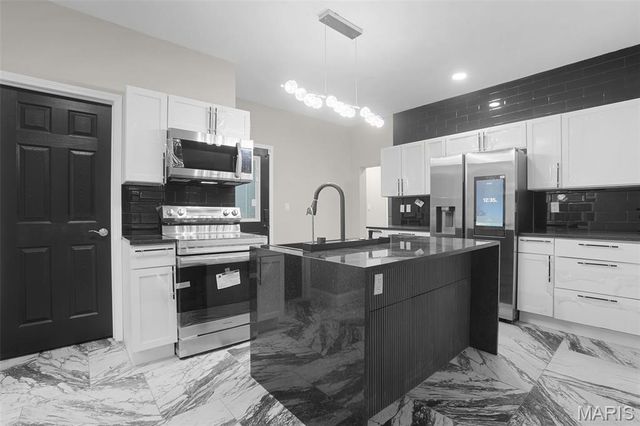 5245 Hamilton Avenue, St Louis, MO 63136