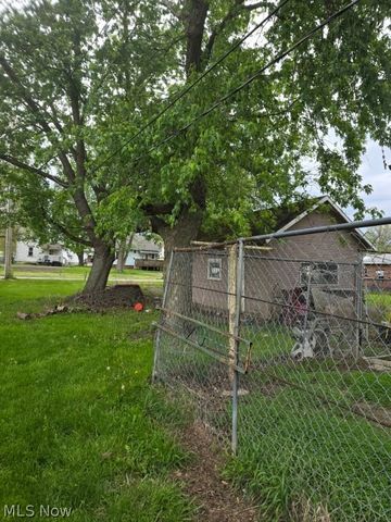 355 E Oregon Avenue, Sebring, OH 44672
