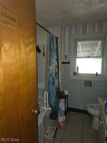 355 E Oregon Avenue, Sebring, OH 44672