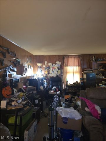 355 E Oregon Avenue, Sebring, OH 44672