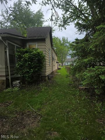355 E Oregon Avenue, Sebring, OH 44672