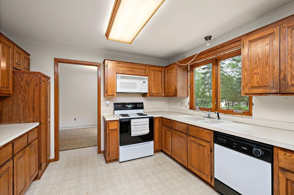 4505 Upland Lane N, Plymouth, MN 55446 — photo 3