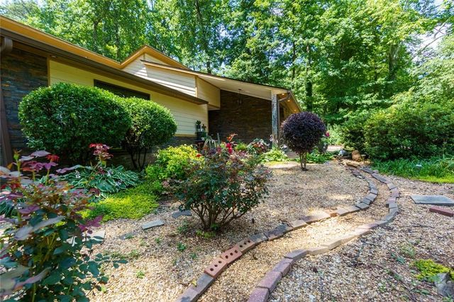 1211 Wade Green Circle NW, Acworth, GA 30102