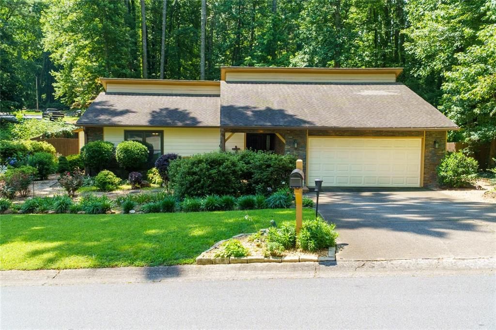 1211 Wade Green Circle NW, Acworth, GA 30102