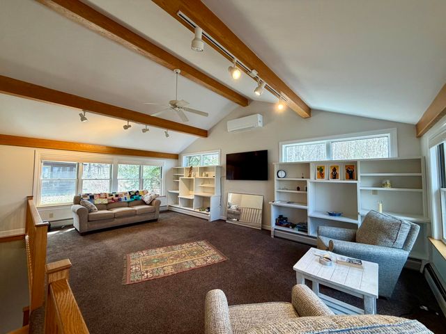78 Hillside Drive, Derby, VT 05829