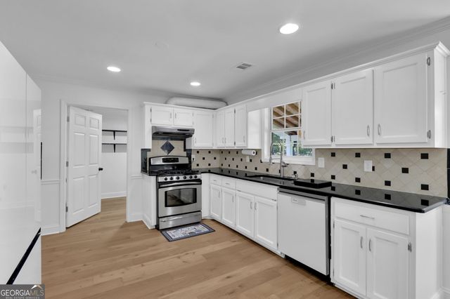 3285 Brownlee Lane SW, Lilburn, GA 30047