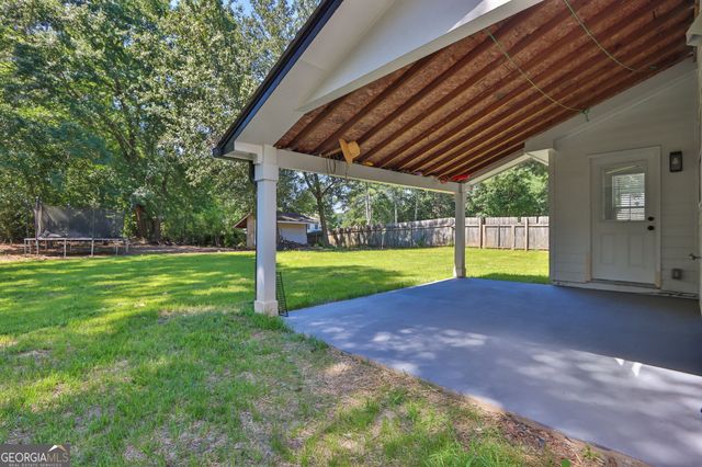 3285 Brownlee Lane SW, Lilburn, GA 30047