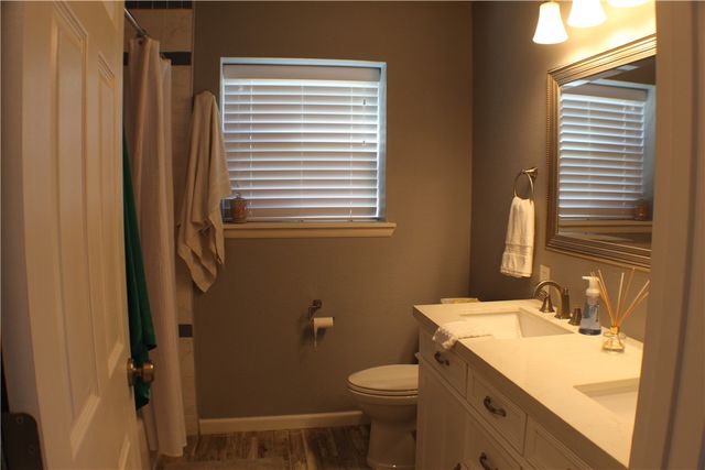 4 Tilbury Lane, Bella Vista, AR 72715