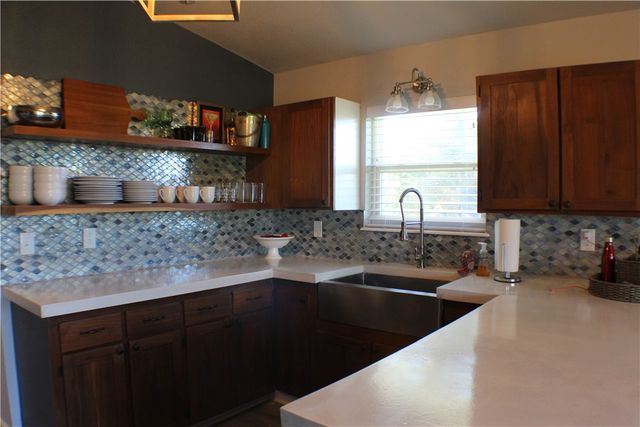 4 Tilbury Lane, Bella Vista, AR 72715