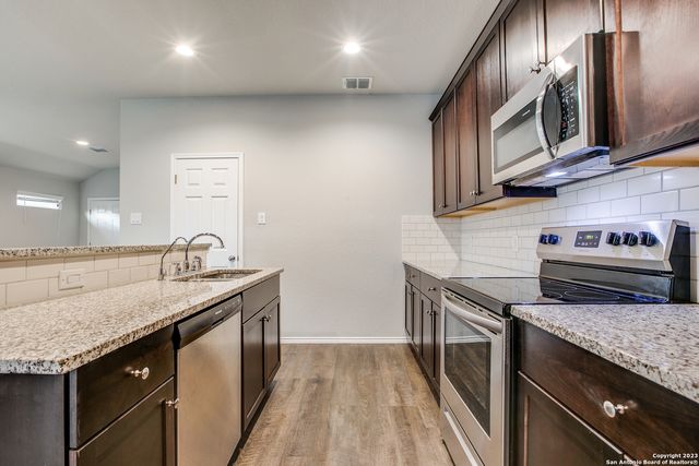 2025 Rhesus View, San Antonio, TX 78245