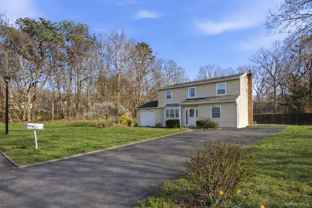 4 Howard Street, Selden, NY 11784
