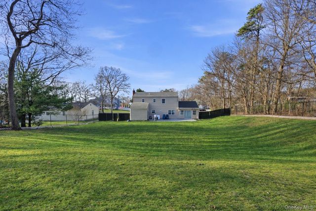 4 Howard Street, Selden, NY 11784